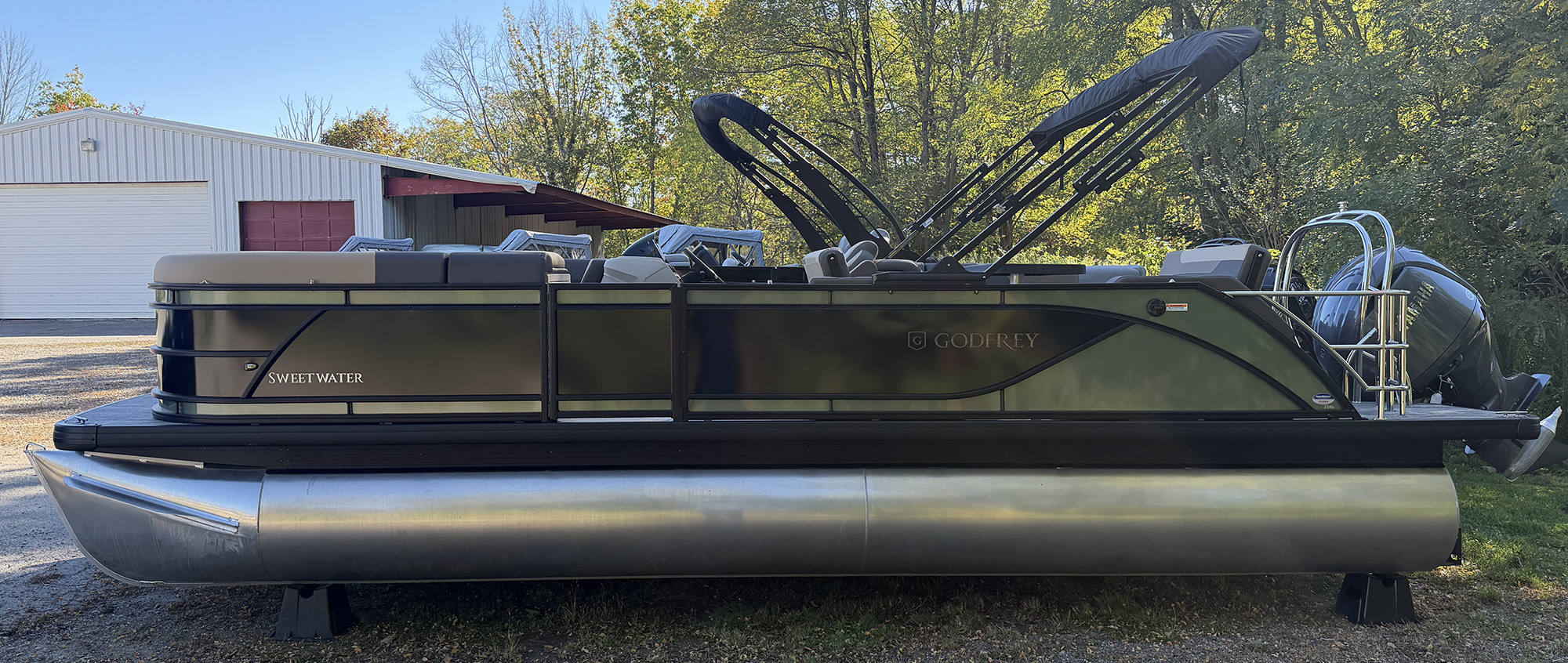 2026 Godfrey SW2286DT Tripletoon - Sage/Black 2026 Godfrey SW2286DT Tripletoon - Sage/Black